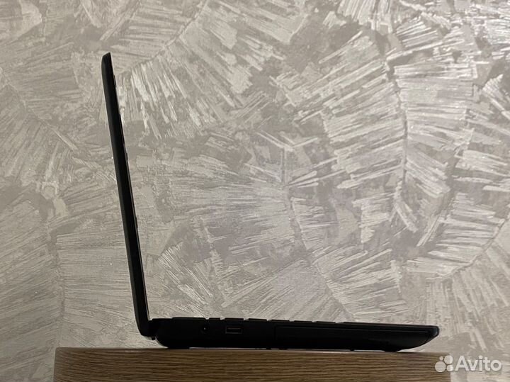 Ноутбук Toshiba 15.6' (стандарт)