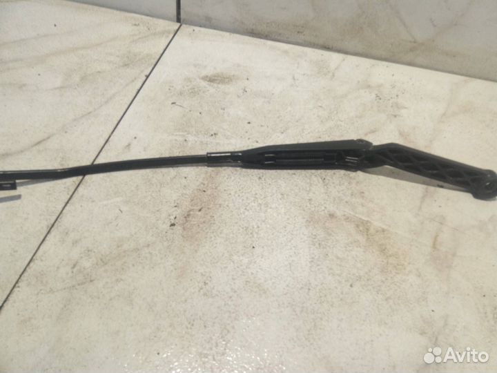 Поводок стеклоочистителя левый Audi 100 4A/C4 4A2