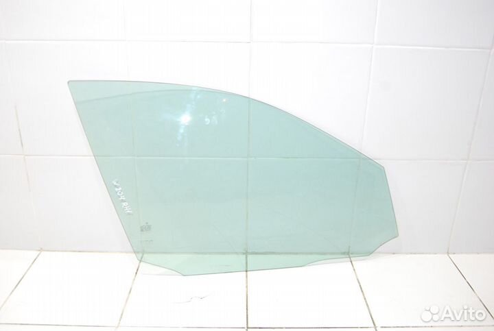 Стекло правое Mercedes-Benz C-Class W204