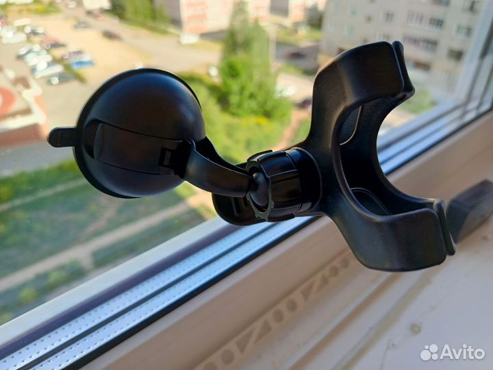 Универсальный авто держатель смартфона планшета