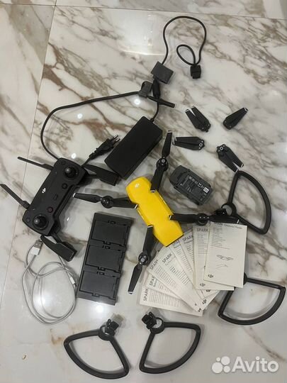 Квадрокоптер dji spark fly more combo
