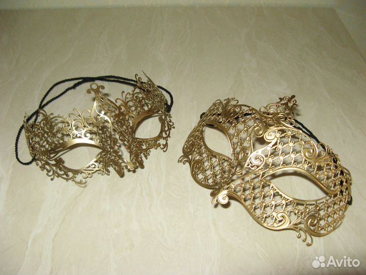 Новая.Маска карнавальная металлическая.Италия