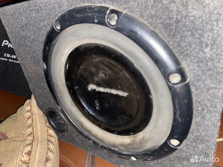 Сабвуфер с встроенным усилителем