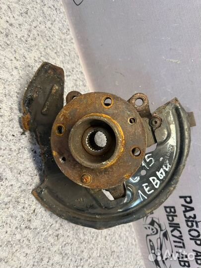 Кулак поворотный передний левый Nissan Almera G15