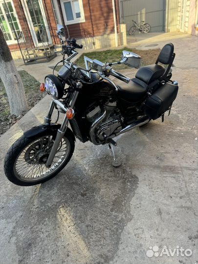 Suzuki Intruder 400