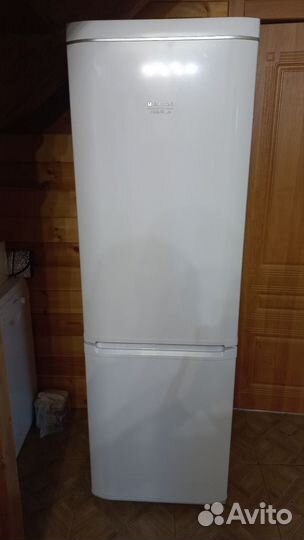 Холодильник Hotpoint Ariston бу
