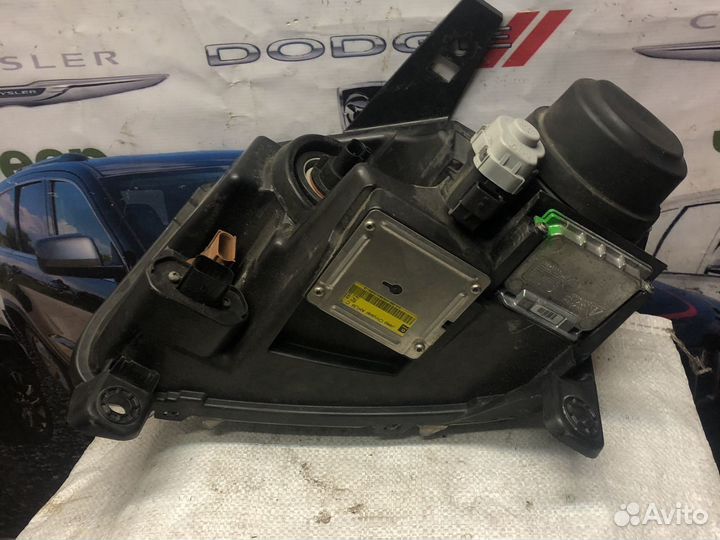 Фара правая Джип Гранд Чероки WK2