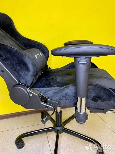 Компьютерное кресло офисное с функцией массажа