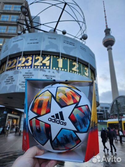 Футбольный мяч Adidas Champions League