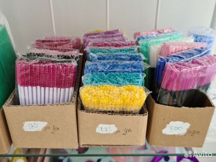 Щёточки для бровей и ресниц