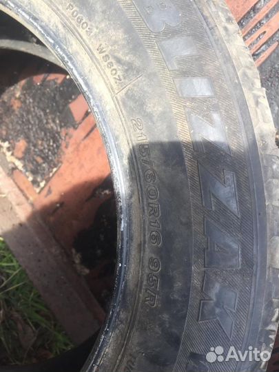 Bridgestone Blizzak WS-60 215/60 R16