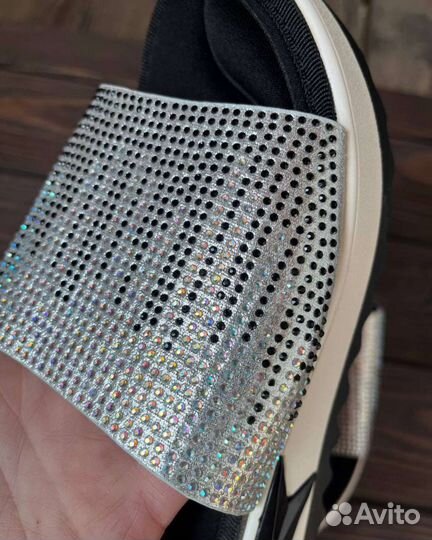 Шлепанцы женские