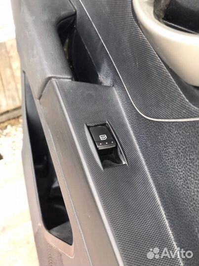 Обшивка двери задней левой Ssangyong Actyon