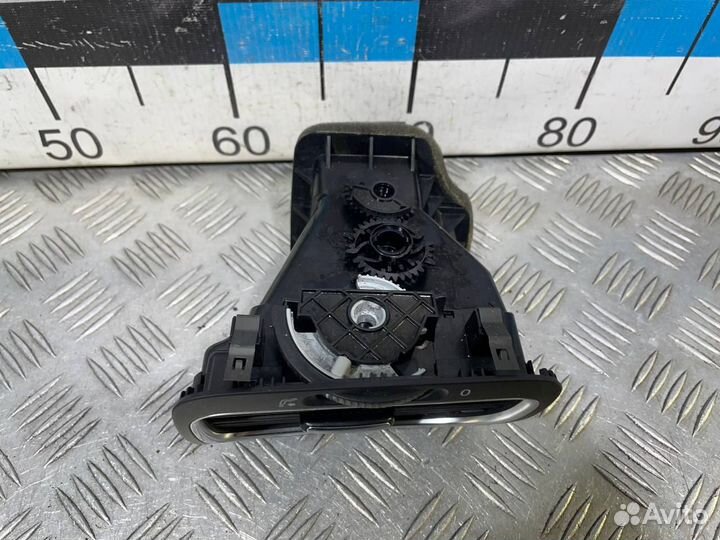 Б/У Дефлектор воздушный#001