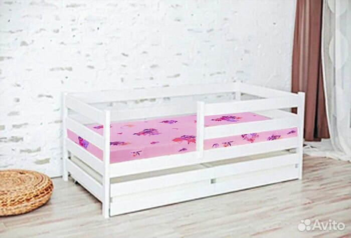 Кроватка из массива с бортиком детская софа эко