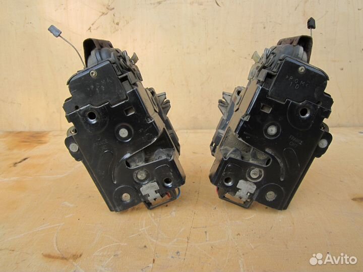 Замок двери передней VW Skoda