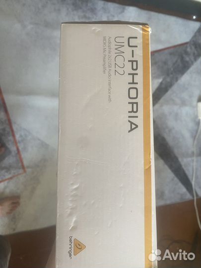 Звуковая карта behringer umc22