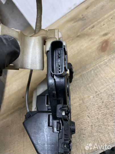 Замок двери задней правой Киа Соул 2 PS 2014-2018г