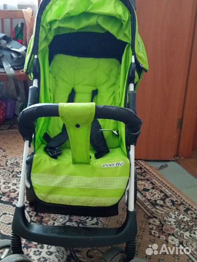 Прогулочная коляска