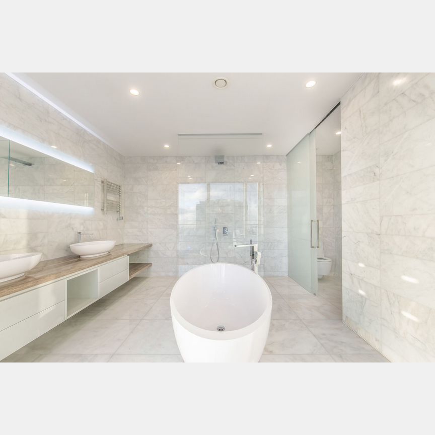 3-к. апартаменты, 157,4 м², 59/85 эт.