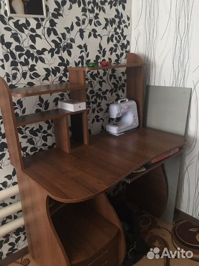 Компьютерный стол