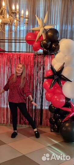 Ведущая ярких событий)