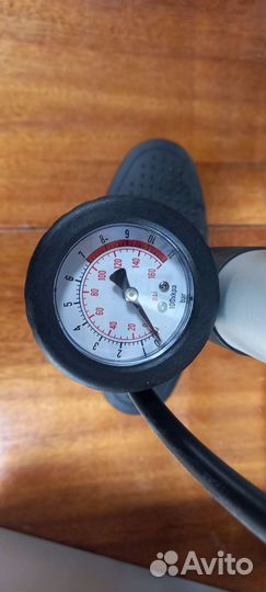 Насос для велосипеда и автомобиля с манометром