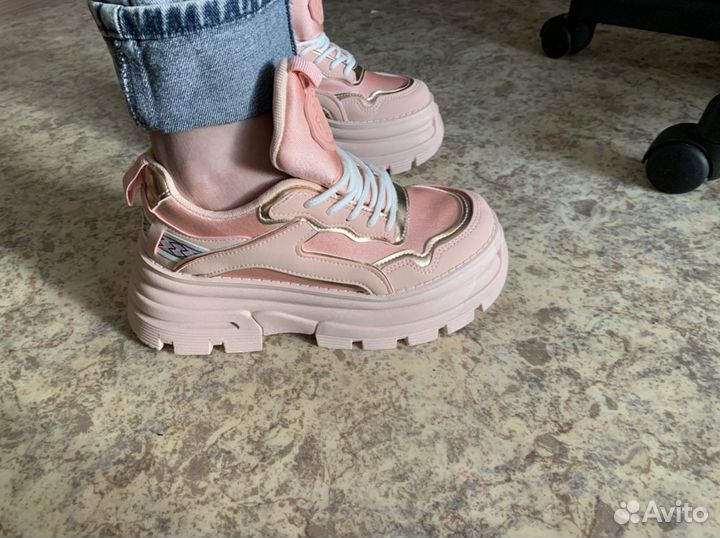 Кроссовки, размер 36