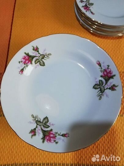Набор тарелок