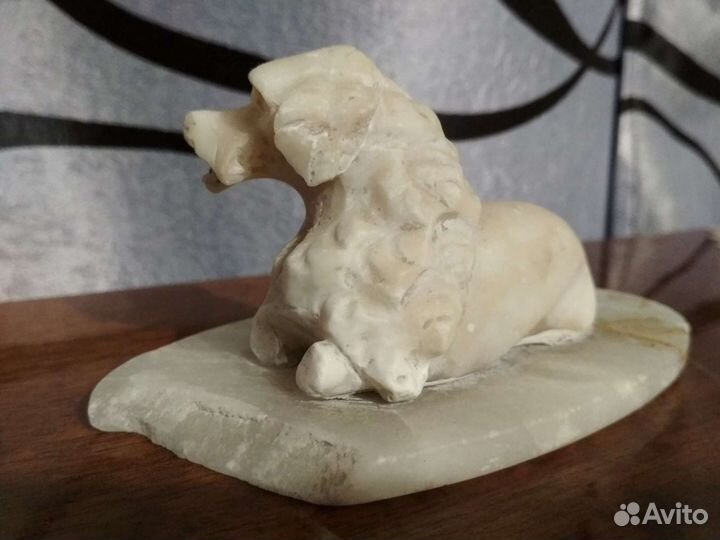 Антиквариат. Мраморная статуэтка,Собака