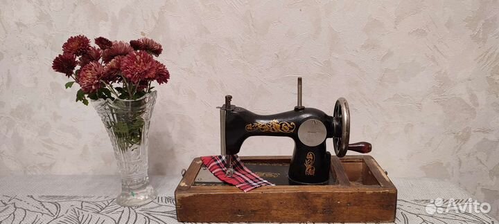Детская швейная машинка СССР