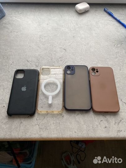 Чехлы на iPhone 11