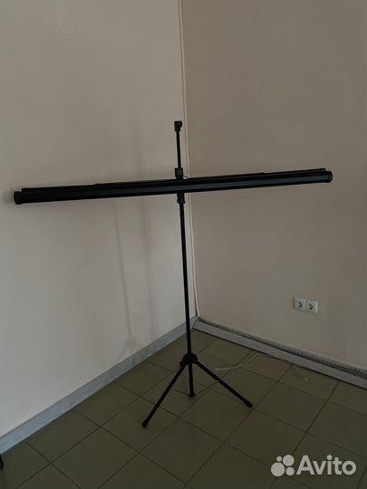 Экран для проектора рулонный