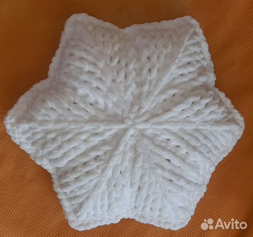 Декоративные подушки вязаные