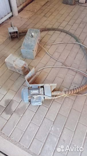 Машина для очистки кожевенного сырья от утяжелител