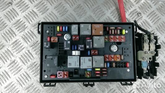 Блок предохранителей opel astra J (ODN03M101)