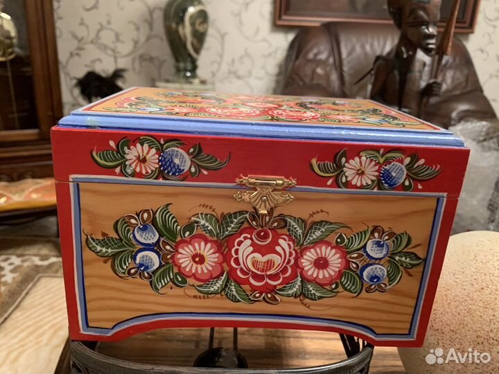 Авторская дереваяная шкатулка Осипова