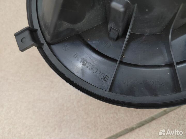 Вентилятор отопителя Skoda VW 1K1819015E