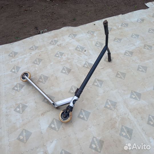 Трюковой самокат