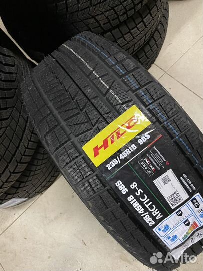 Hilo Arctic S-9 235/45 R18 98S