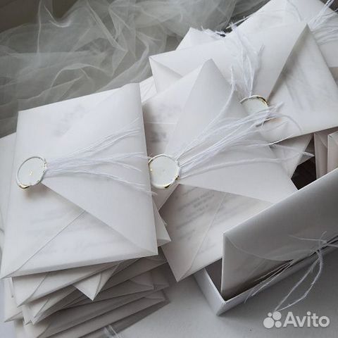 Минималистичные приглашения на мероприятия