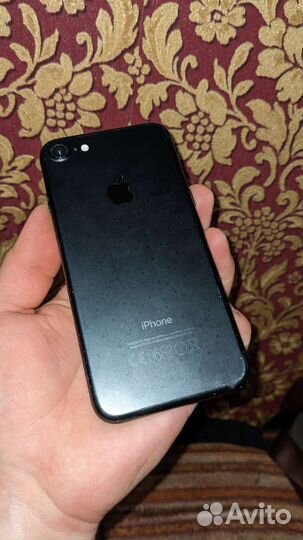 Телефон iPhone 7