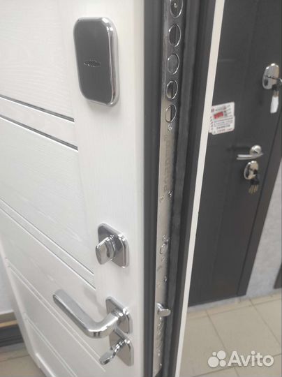 Дверь входная Porta M8.Л28 White Stark/Virgin