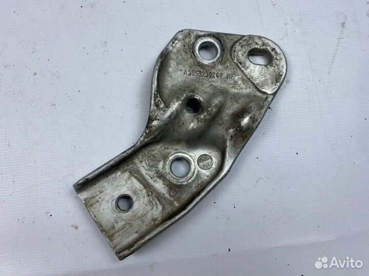 Кронштейн стабилизатора передний правый Mercedes