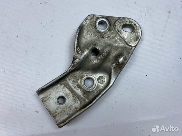 Кронштейн стабилизатора передний правый Mercedes