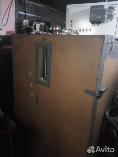 Инкубатор для яиц автоматический