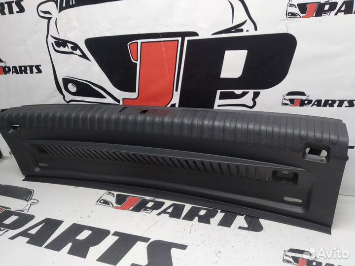 Накладка замка багажника Volkswagen Tiguan I реста