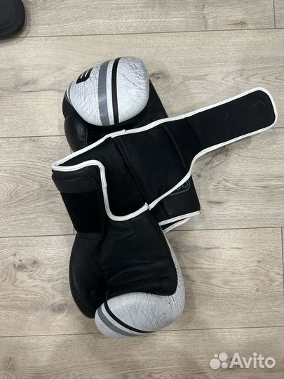 Боксерские перчатки BAD BOY 14 oz