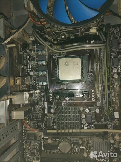 Материнская плата с процессором и памятью