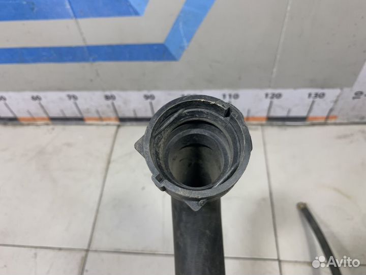 Патрубок системы охлаждения Mercedes W220 S